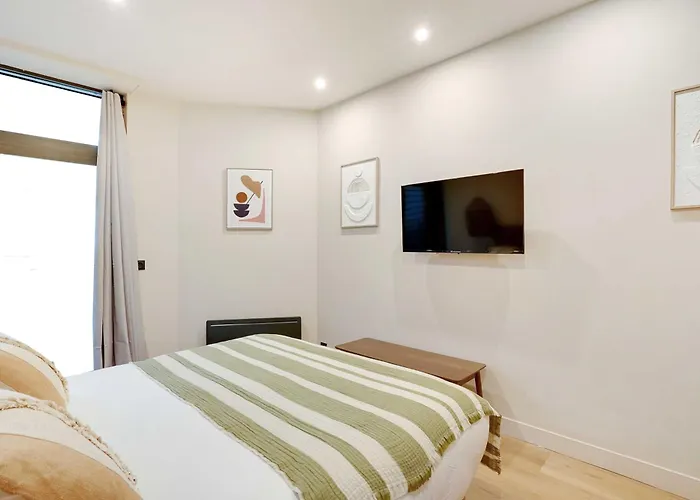Spacious Apartment - 2Br-10P - Place D\'Italie