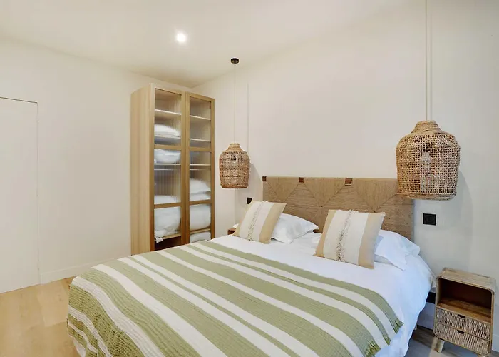 Spacious Apartment - 2Br-10P - Place D\'Italie